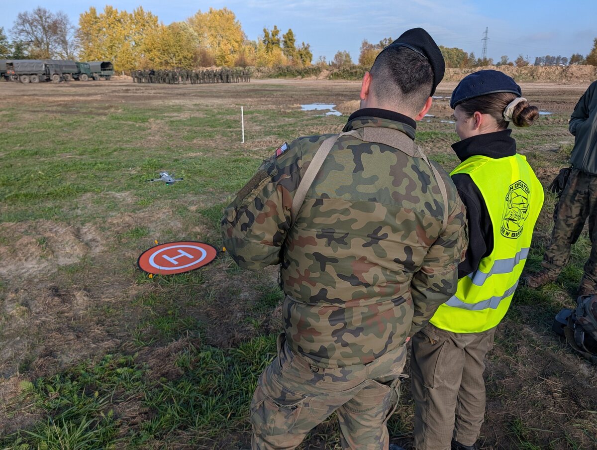 Uczniowie z Braniewa szkolą się w obsłudze i budowie dronów