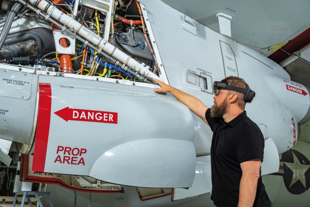 Northrop Grumman skraca czas konserwacji E-2D dzięki AR, VR i AI