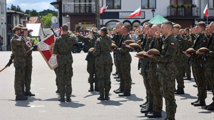 Blisko 90 nowych żołnierzy ukończyło szkolenie w ramach programu „Wakacje z WOT”