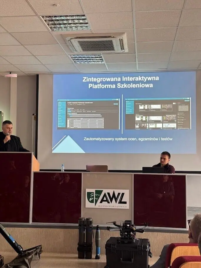 Nowatel na seminarium naukowym o nowoczesnych technologiach w szkoleniu wojsk
