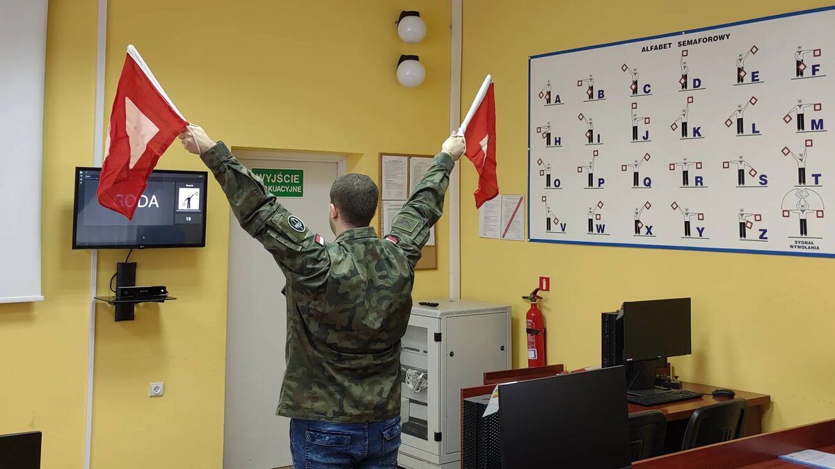 Trenażery sygnalizacji: Morse, semafor, flagi