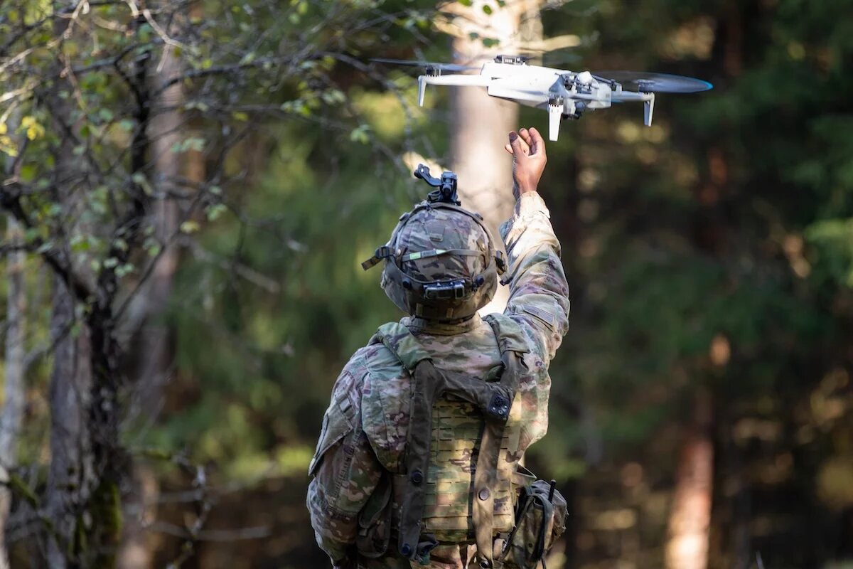 AUSA 2026: armia USA omawiała drony, walkę elektroniczną i dane